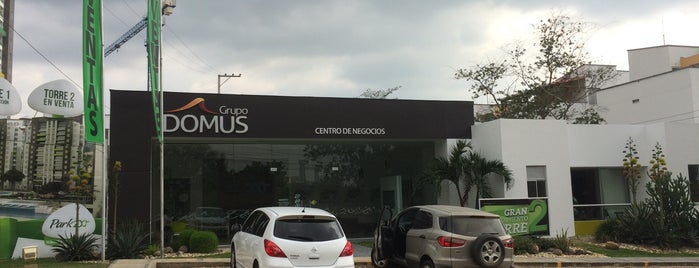 Sala de Ventas Grupo Domus Calle 200 is one of สถานที่ที่ Juan ถูกใจ.