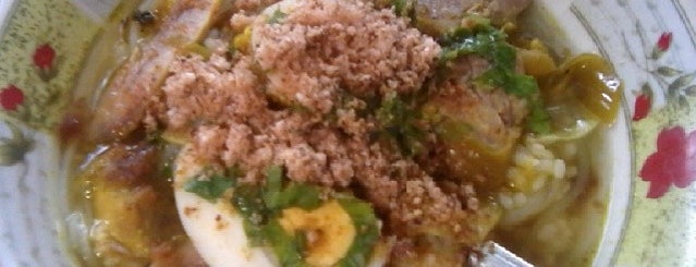 Soto Ayam Pak Yetno is one of Wisata kuliner Lamongan...