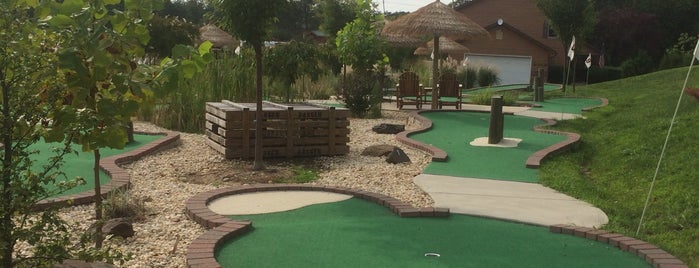 Cherry Hill Park Mini Golf is one of Lugares guardados de Jeff.