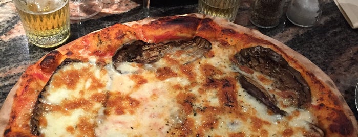 Alla Grappa Pizza is one of Luik.