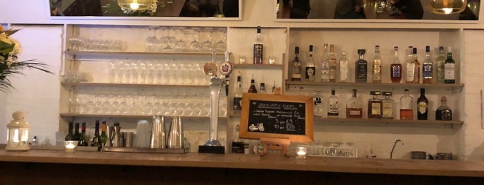 L'entrepôt is one of London Bars.