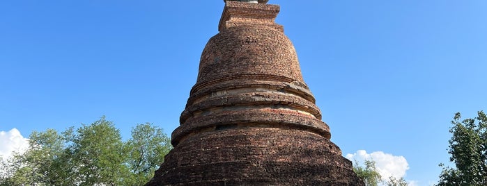 Wat Chang Lom Ruin is one of Sukhothai Historical Park.