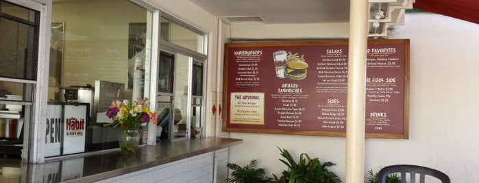 The Habit Burger Grill is one of สถานที่ที่ Alexia ถูกใจ.