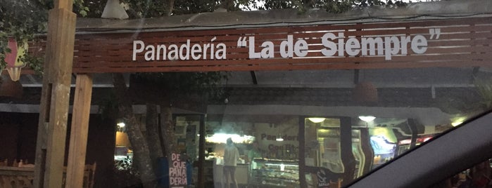 Panaderia y Confiteria La Pedrera is one of Posti che sono piaciuti a Rodrigo.