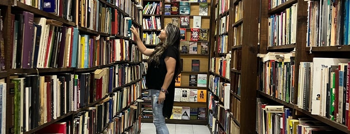 Librería A Través del Espejo is one of Libraries, museum and arts🏛🎭🎷.