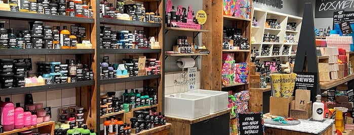 LUSH is one of Zero Waste Shops.