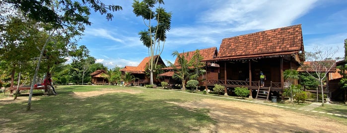 Desa Balqis Beach Resort is one of Melaka - Places to Go.