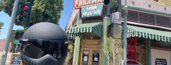Fair Oaks Pharmacy and Soda Fountain is one of Los Angeles Master.