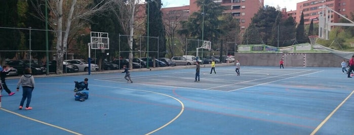 Club De Padel Suanzes is one of Posti che sono piaciuti a Mauro.