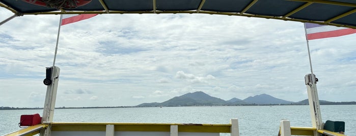 On Boat To Koh Samet is one of Relax place.