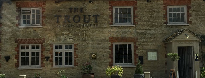 The Trout Inn is one of Lugares favoritos de Carl.