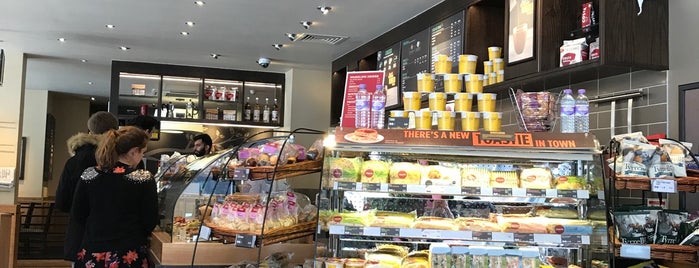 Costa Coffee is one of Adriánさんのお気に入りスポット.