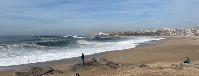 Praia do Cabedelo is one of Porto: Beaches.