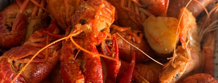 QT Crawfish is one of Guide to St Petersburg's best spots.