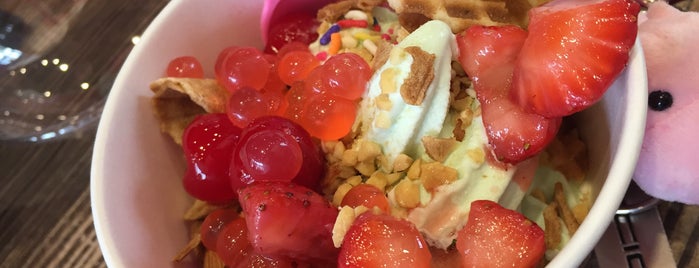 Forever Yogurt - St Charles is one of Sweet Tooth.