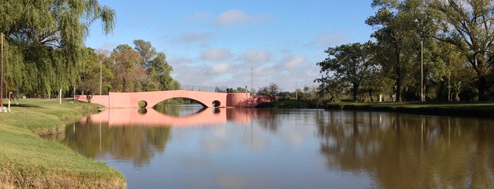 Puente Viejo is one of Areco.