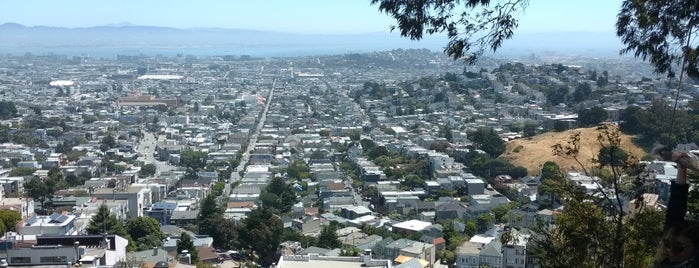 Tank Hill Park is one of San Francisco Dos.