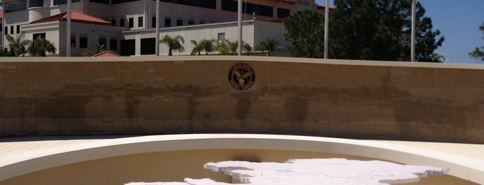 U.S. Central Command (CENTCOM) is one of สถานที่ที่ Tall ถูกใจ.