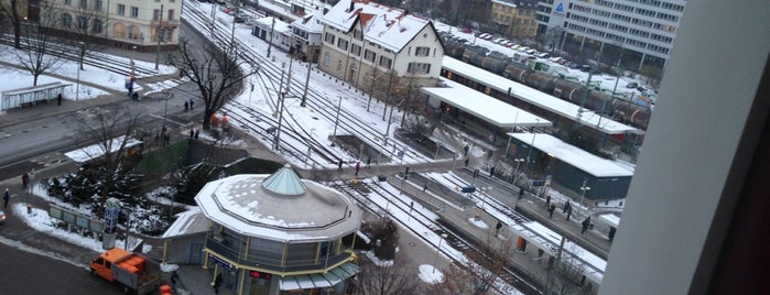S+U Stuttgart-Vaihingen is one of Tempat yang Disukai Emre.