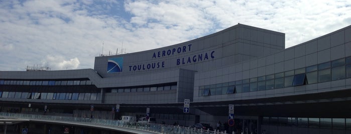 Aéroport Toulouse-Blagnac (TLS) is one of bmibaby check in desks.