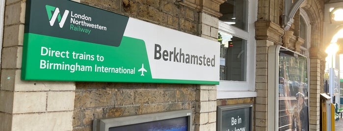 Berkhamsted Railway Station (BKM) is one of Carl'ın Beğendiği Mekanlar.