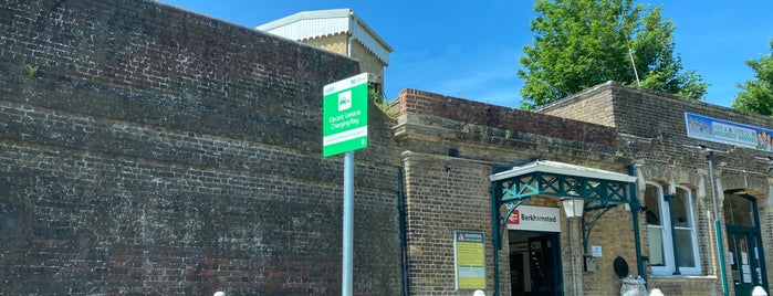 Berkhamsted Railway Station (BKM) is one of London Midland Stations.