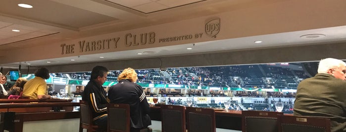 The Varsity Club is one of Chuckさんのお気に入りスポット.