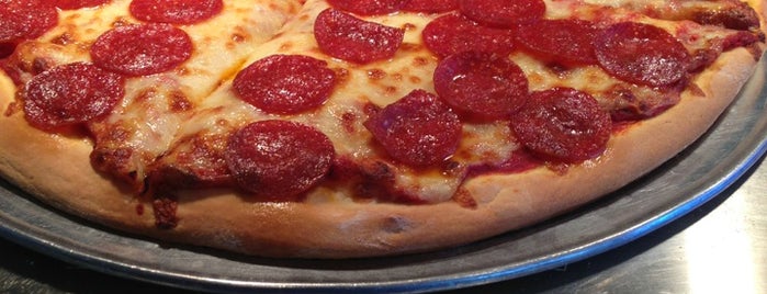 Salerno's Pizza & Pasta is one of Posti che sono piaciuti a Ryan.