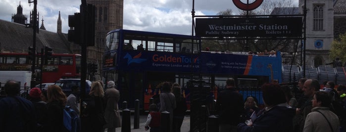Westminster Station Parliament Square Bus Stop is one of 2015 6월 영국.