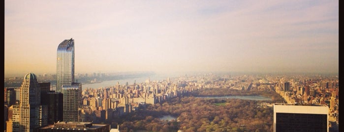 Top of the Rock Observation Deck is one of Locais curtidos por Bruna.