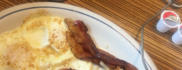 IHOP is one of Bruna’s Liked Places.