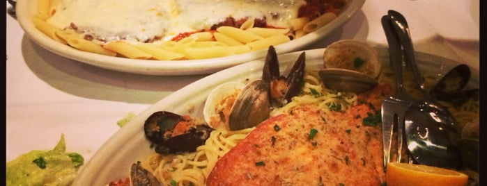 Carmine’s Italian Restaurant is one of Bruna : понравившиеся места.