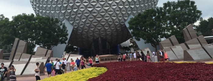 Epcot is one of Bruna’s Liked Places.