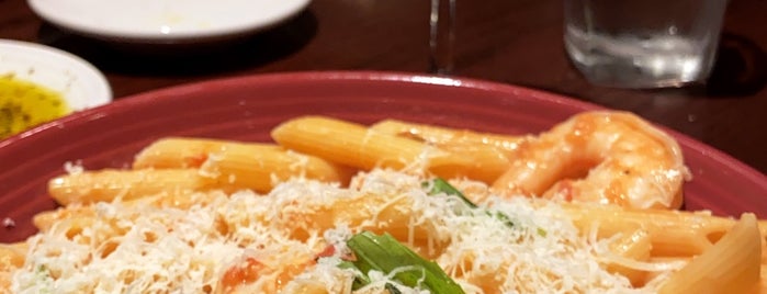 Carrabba's Italian Grill is one of Bruna : понравившиеся места.