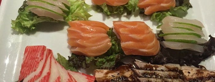 Atlântico Sushi is one of Brunaさんのお気に入りスポット.