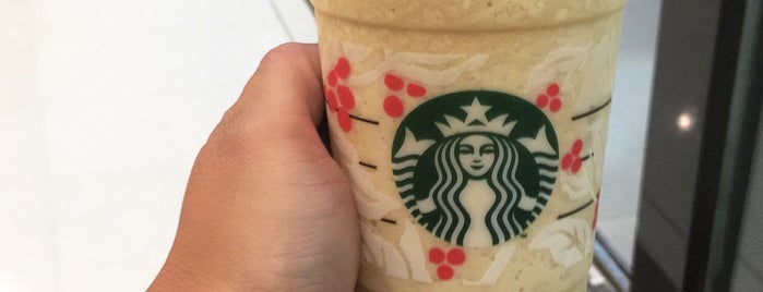 Starbucks is one of Brunaさんのお気に入りスポット.