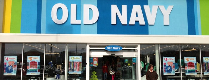 Old Navy is one of Orte, die Natasha gefallen.