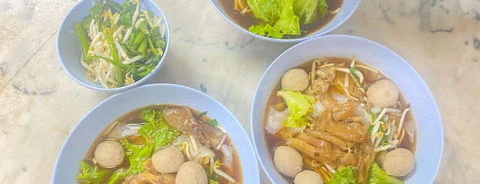 Rote Yiam Beef Noodle is one of Thailand MICHELIN Guide 2020 - Bib Gourmand.