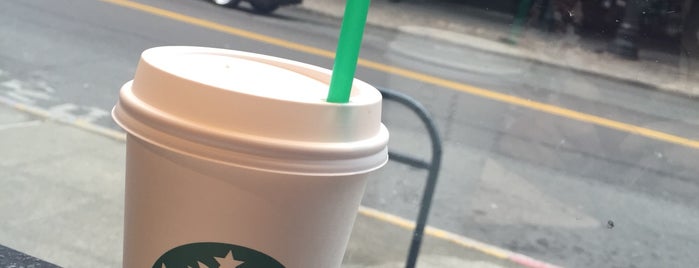 Starbucks is one of สถานที่ที่ Kate ถูกใจ.
