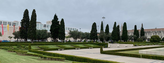 Praça do Império is one of Done.