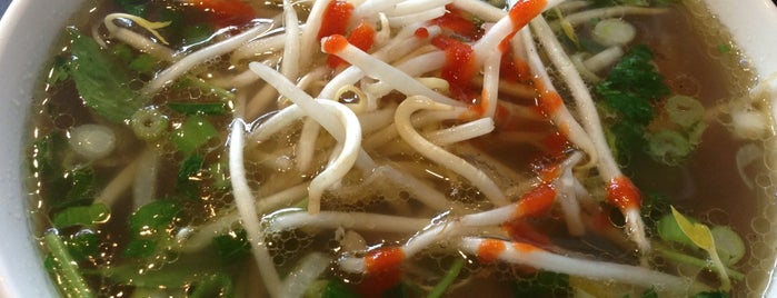 Sidestreet Pho is one of Lugares guardados de st.