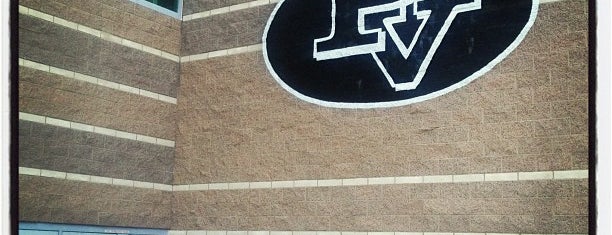 Palo Verde High School is one of Vick : понравившиеся места.