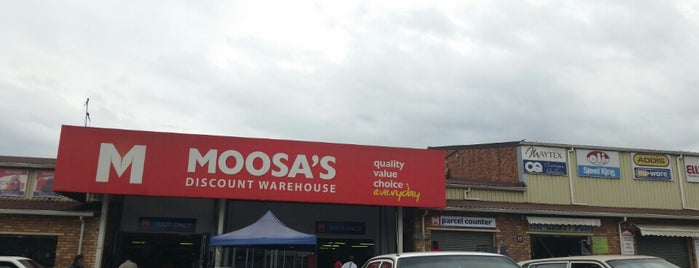 Moosa's is one of Locais curtidos por Fathima.