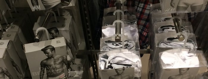 H&M is one of Franvat : понравившиеся места.