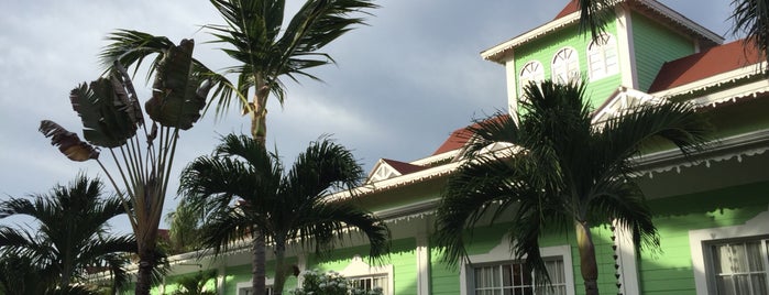 Luxury Bahia Principe Ambar Don Pablo Collection is one of สถานที่ที่ Franvat ถูกใจ.