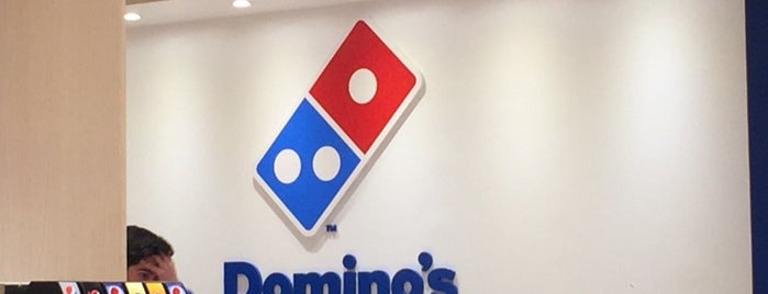 Domino's Pizza is one of สถานที่ที่ Franvat ถูกใจ.