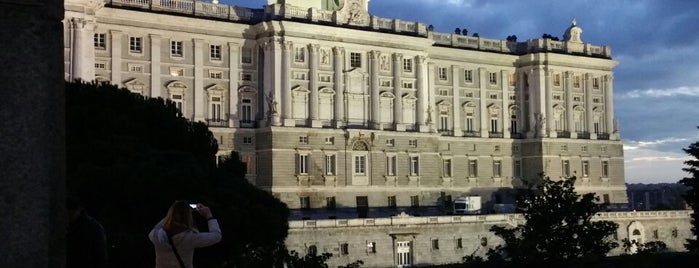 Palácio Real de Madri is one of Madrid cultural.