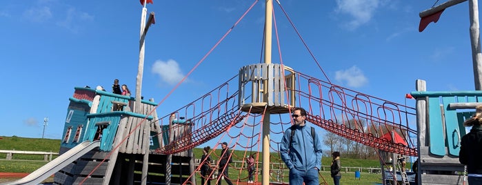 Speelschip Oudeschild is one of Texel.