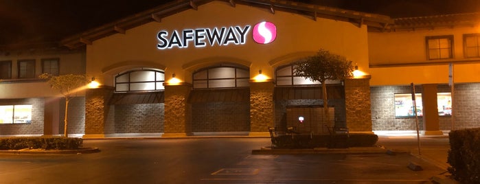 Safeway is one of Locais curtidos por Eve.