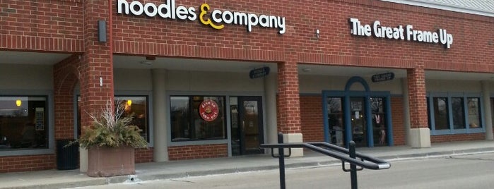 Noodles & Company is one of Orte, die Kat gefallen.